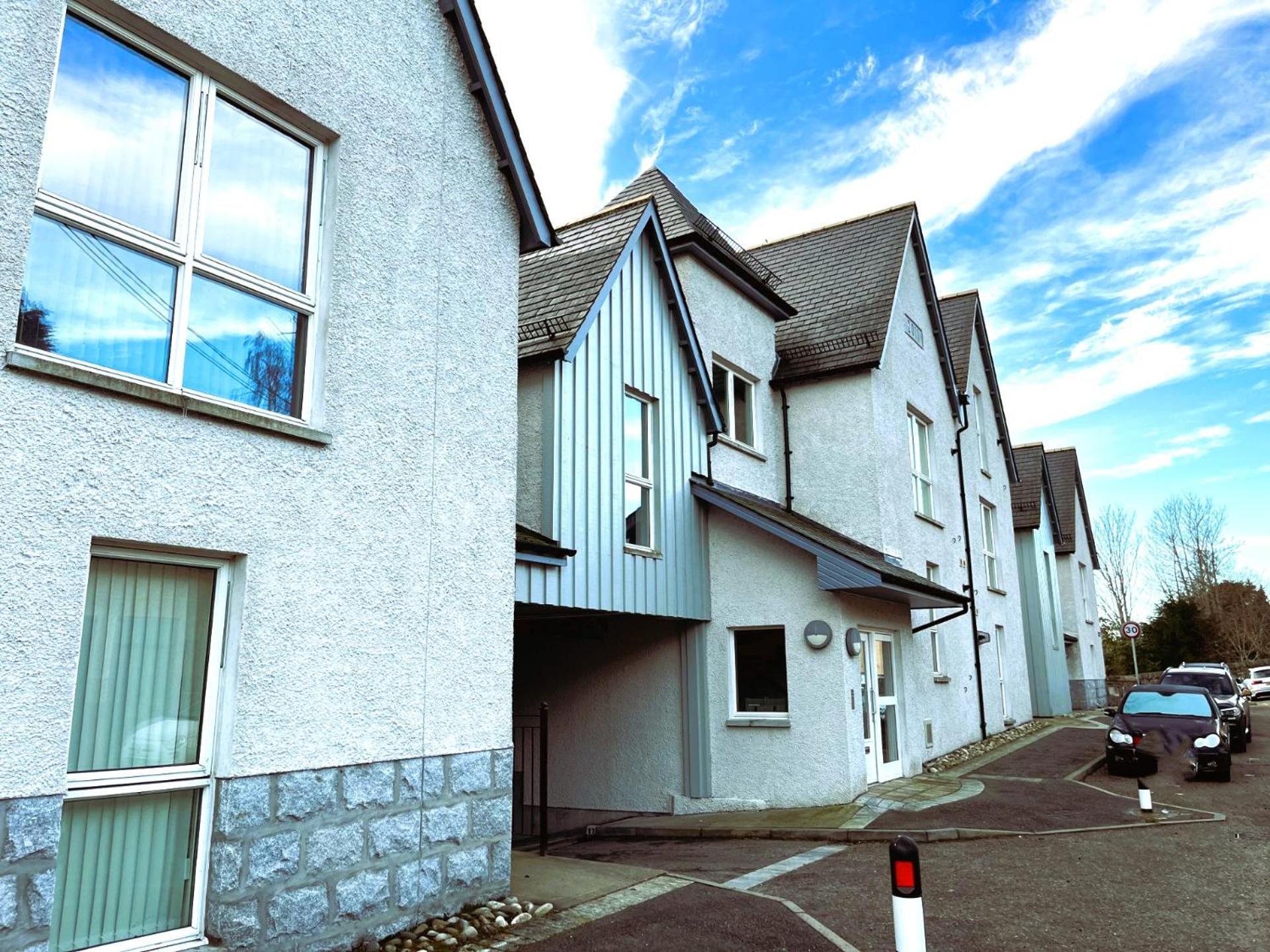 Entire Flat In Banchory, Aberdeenshire, Scotland Exterior photo